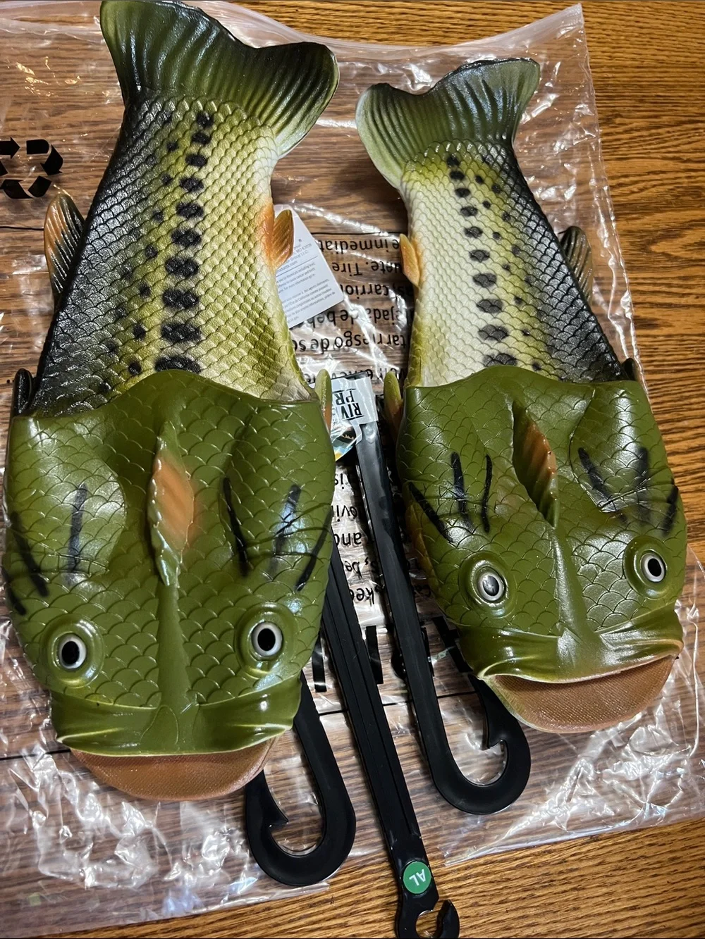 Cabelas Fish Novelty Men's Slip-On Sandals